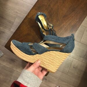 Women’s Michael Kors Damita Wedge ‘Blue Denim size 9